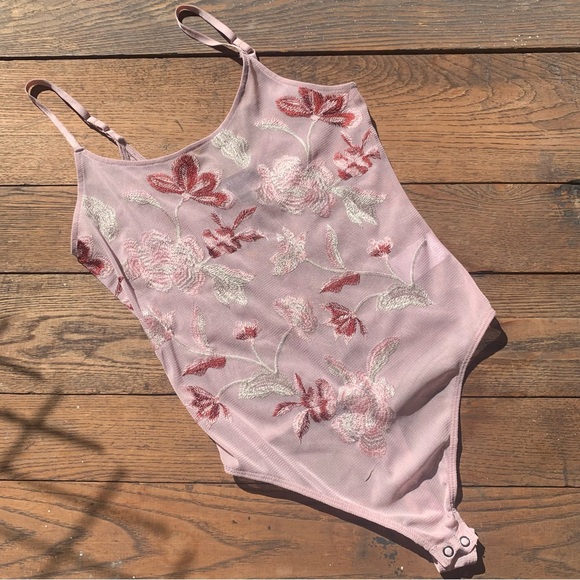 Express floral embroidered mesh thong bodysuit - Picture 1 of 10